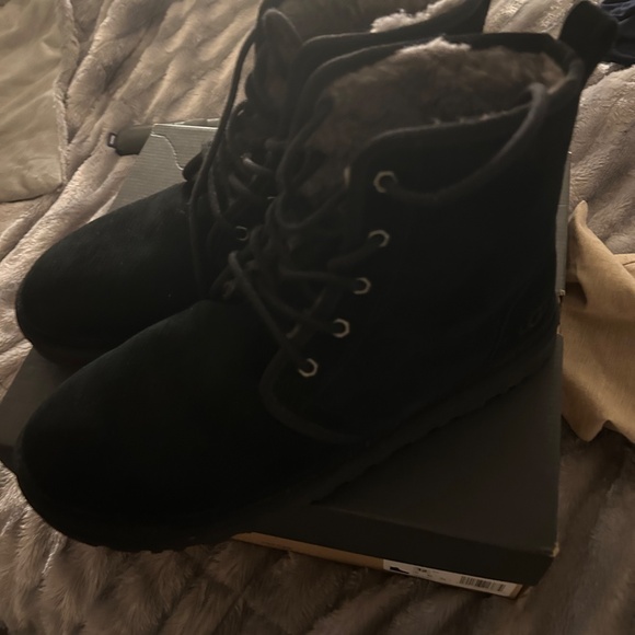 BRAND NEW SIZE 12 M UGGS - Picture 8 of 8